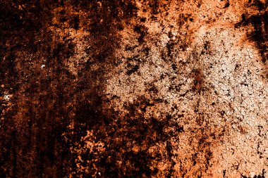 turuncu duvar beyaz eski soyulmuş boyayla boyanmış.