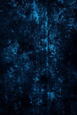 mavi boyayla boyanmış eski duvar