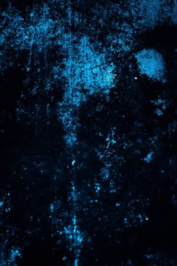 mavi boyayla boyanmış eski duvar