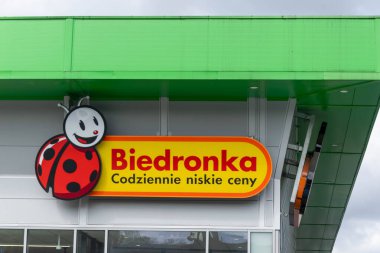 Chorzow, Polonya - 05.04. 2024 - Chorzow 'da Biedronka zincir mağazası