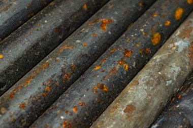 Paslanma işaretli çelik çubuklar