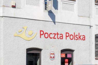 Ustka, Polonya - 25.06.2024 - Ustka 'daki Polonya postane binası