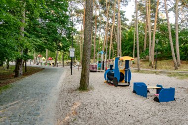 Parktaki çocuk parkı