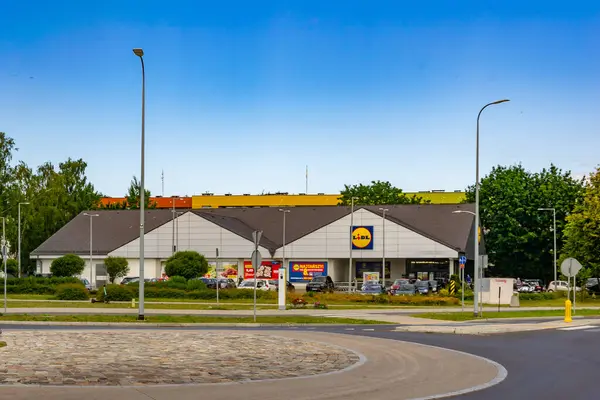 Ustka, Polonya - 24.06.2024 - Ustka 'daki Lidl marketi