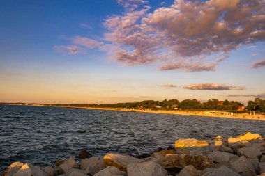 Sahil kenti Ustka 'daki sahil.