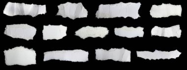 Siyah izole bir arkaplan üzerine beyaz bir kağıt parçası