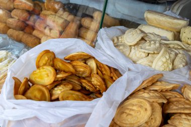 Keçi sütünden yapılan geleneksel Polonya osipek peyniri