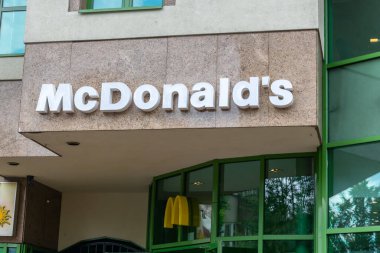 Zakopane, Polonya - 12.07.2024 - Zakopane 'deki McDonalds Restoranı