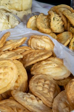 Keçi sütünden yapılan geleneksel Polonya osipek peyniri