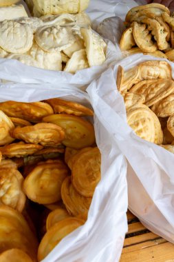 Keçi sütünden yapılan geleneksel Polonya osipek peyniri