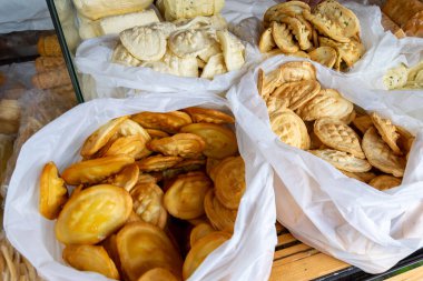 Keçi sütünden yapılan geleneksel Polonya osipek peyniri