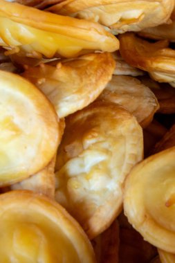 Keçi sütünden yapılan geleneksel Polonya osipek peyniri