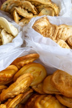 Keçi sütünden yapılan geleneksel Polonya osipek peyniri