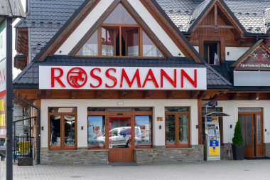Bialka Tatrzanska, Polonya - 14.07.2024 - Rossmann zincir mağazası Bialka Tatrzanska 'da