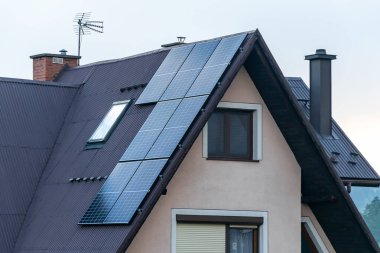 Çatıda fotovoltaik paneller