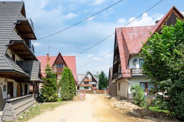 Czarna Gora 'da evleri olan cadde