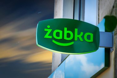 Ustka, Polonya - 25.06.2024 - Ustka 'da zabka zinciri mağazası