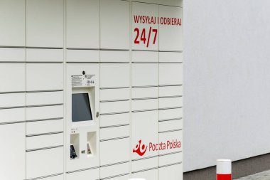 Jaroszowice, Polonya - 14 Temmuz 2024 - Pocztex paket dolabı Jaroszowice 'de