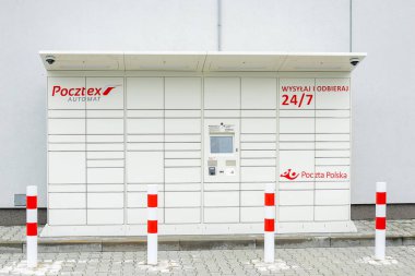 Jaroszowice, Polonya - 14 Temmuz 2024 - Pocztex paket dolabı Jaroszowice 'de