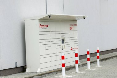 Jaroszowice, Polonya - 14 Temmuz 2024 - Pocztex paket dolabı Jaroszowice 'de