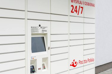 Jaroszowice, Polonya - 14 Temmuz 2024 - Pocztex paket dolabı Jaroszowice 'de