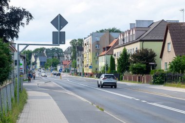 Ustka, Polonya - 26 Haziran 2024 - Ustka sahil kentinde sokaklar