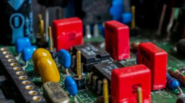 Elektronik devre kartının kapatılması veya PCB yazdırılmış devre kartı