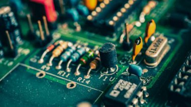 Elektronik devre kartının kapatılması veya PCB yazdırılmış devre kartı