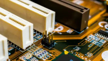 Elektronik devre kartının kapatılması veya PCB yazdırılmış devre kartı