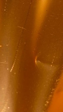 Metal levha bakır rengine boyanmış. arkaplan veya doku