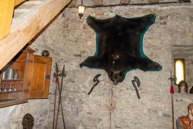 Niedzica, Polonya - 27 Ekim 2024 - Niedzica Şatosu 'nda oda