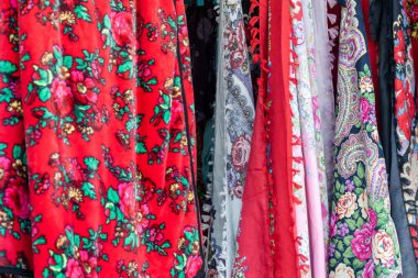 Zakopane, Polonya - 26 Ekim 2024 - Geleneksel Zakopane desenli kostümler