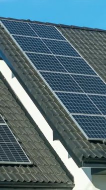 Çatıda fotovoltaik paneller
