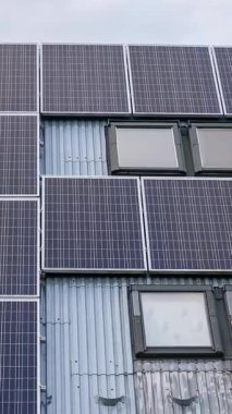 Çatıda fotovoltaik paneller