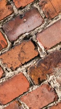 Görünür dokusu olan kırmızı tuğlalar