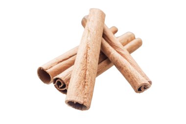 Tarçın izole bir arkaplanda yapışır