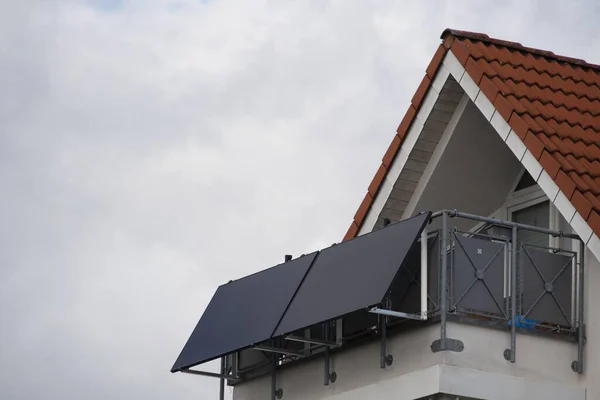 Balkonkraftwerk Solarmodule Vor Dem Balkon Die Module Werden Schräg Auf — Stockfoto