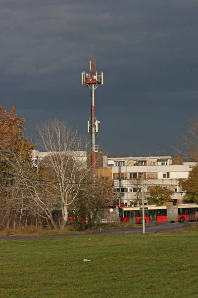 Letzter Busbahnhof Mit Telefonnetz Antennenrepetition — Stockfoto