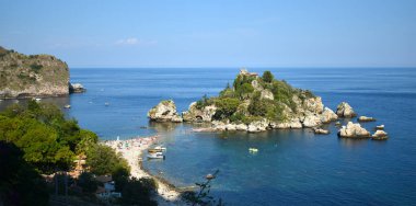 Isola Bella, Sicilya, İtalya - 16 Haziran 2022: Isola Bella, İtalya 'nın güneyindeki Sicilya adasında bulunan küçük bir ada.