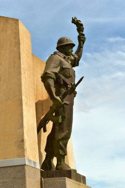 Şehitler Anıtı, Maqam Echahid Cezayir 'in bağımsızlığının, beton anıtının, mavi gökyüzünün, Afrika' nın bir sembolü.
