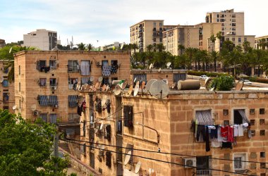 Şehitler Anıtı, Maqam Echahid Cezayir 'in bağımsızlığının bir sembolü, Afrika' daki beton anıtın girişi..