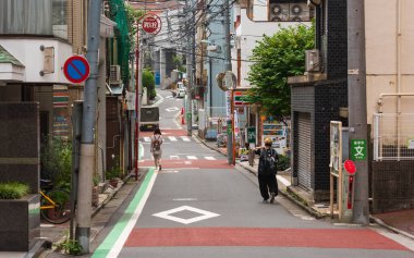 Tokyo sokaklarının manzara görüntüsü.