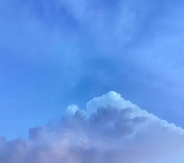 Bianco Nuvoloso Nel Cielo Blu Sfondo Naturale Spazio Copia Scrivere — Foto Stock