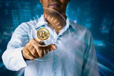 İş adamı el ele tutuşan ekran metaevren dijital nesil teknoloji internet ağı bağlantısı için dijital para transformasyonu konsepti. Sürdürülebilir kalkınma hedefleri. SDG 'ler