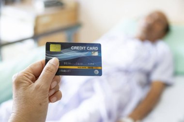 Hasta kredi kartı ödemesi sağlık faturaları finansal güvenlik kolaylığı, sağlık hizmetleri yönetim hasta giderleri ve sigorta işlemleri fatura.
