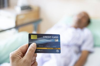 Hasta kredi kartı ödemesi sağlık faturaları finansal güvenlik kolaylığı, sağlık hizmetleri yönetim hasta giderleri ve sigorta işlemleri fatura.
