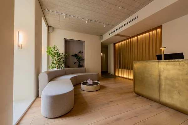 Luxury Reception Desk Modern Sofa Coffee Table Hotel Lobby — 스톡 사진