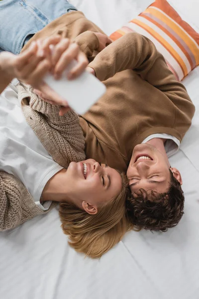 Top View Happy Couple Travelers Taking Selfie Blurred Smartphone Bed — Stockfoto