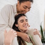 Biz kampirlarni eshakda sikamiz