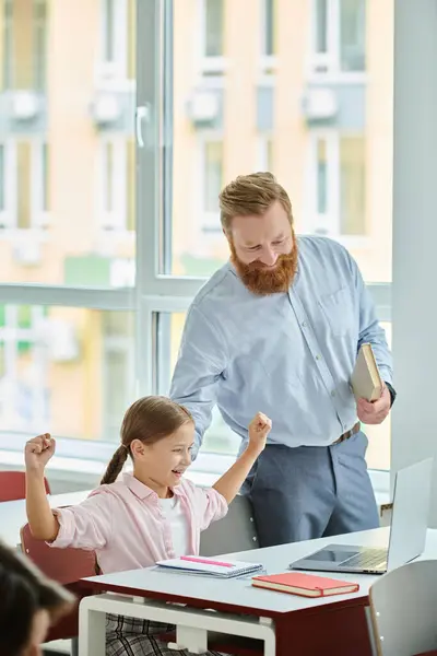 Man Stands Little Girl Front Laptop Computer Engaging Lively Tech — Stockfoto